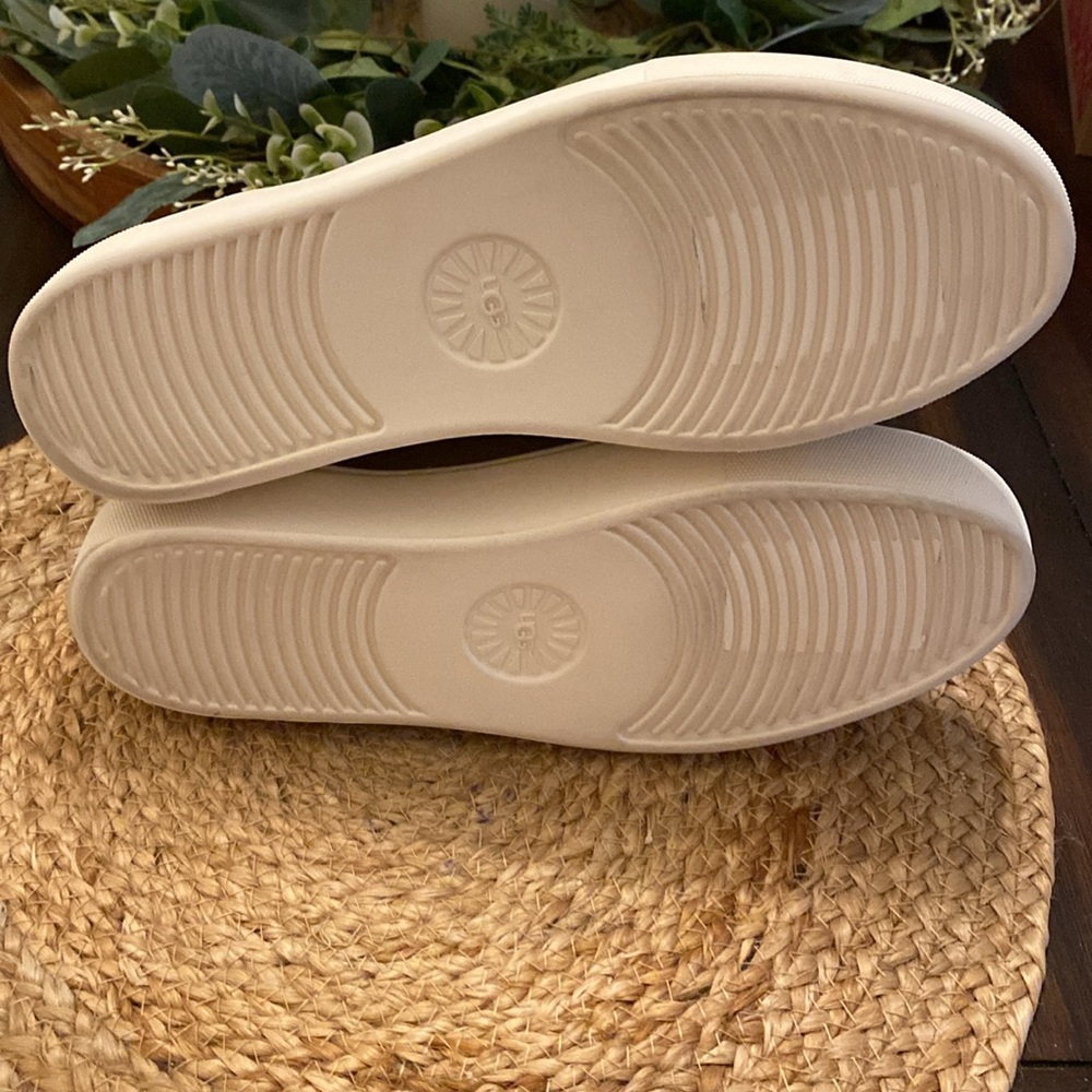 NWOT UGG Zilo II high top leather sneaker; SUEDE DARKER ON RIGHT SHOE TIP - Picture 6 of 11